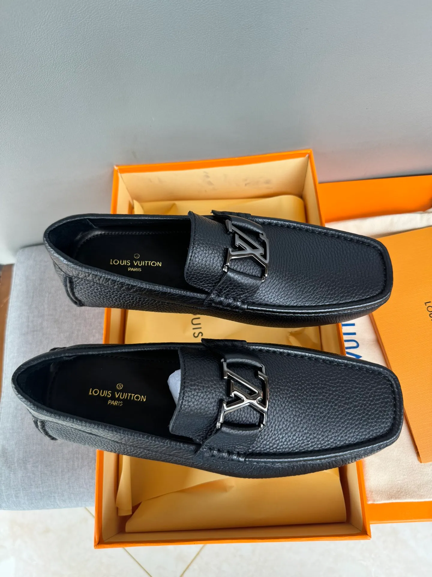 Batch 740💰[strong][strong][strong] Original order quality, new models at the counter, LV Louis Vuitton counter new models, handmade men's driving shoes, bean shoes, slip-on shoes, lazy shoes, exquisite hand-stitching, workmanship details comparable to the counters, Italian imported pebbled cowhide, water-dyed cowhide lining, sweat-absorbent and deodorant, black, 39-44 in large quantities in stock (38, 45 custom-made)